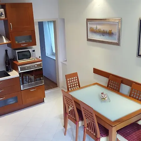 Luka Apartment